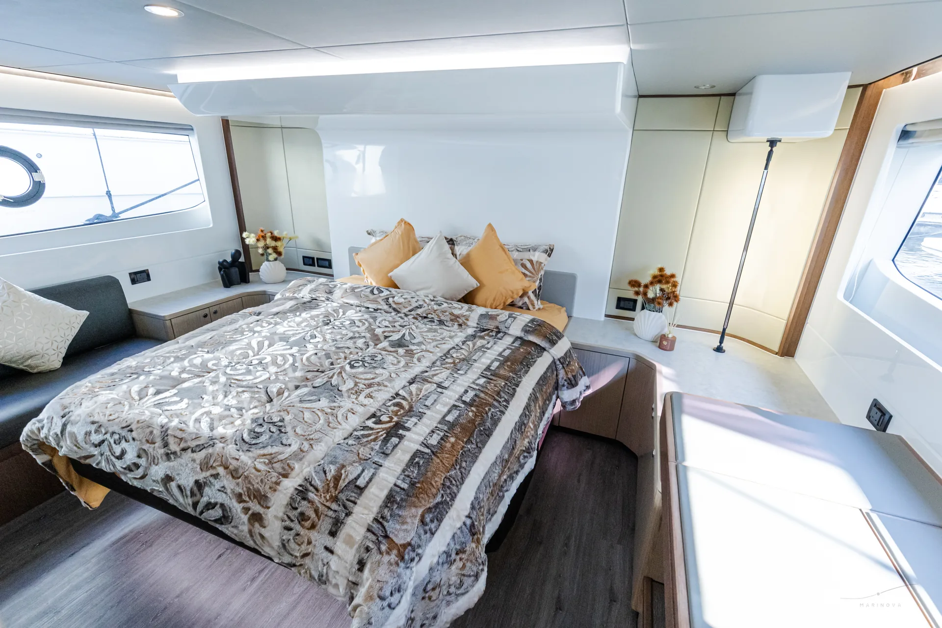 Bianco 56 master cabin alternate angle