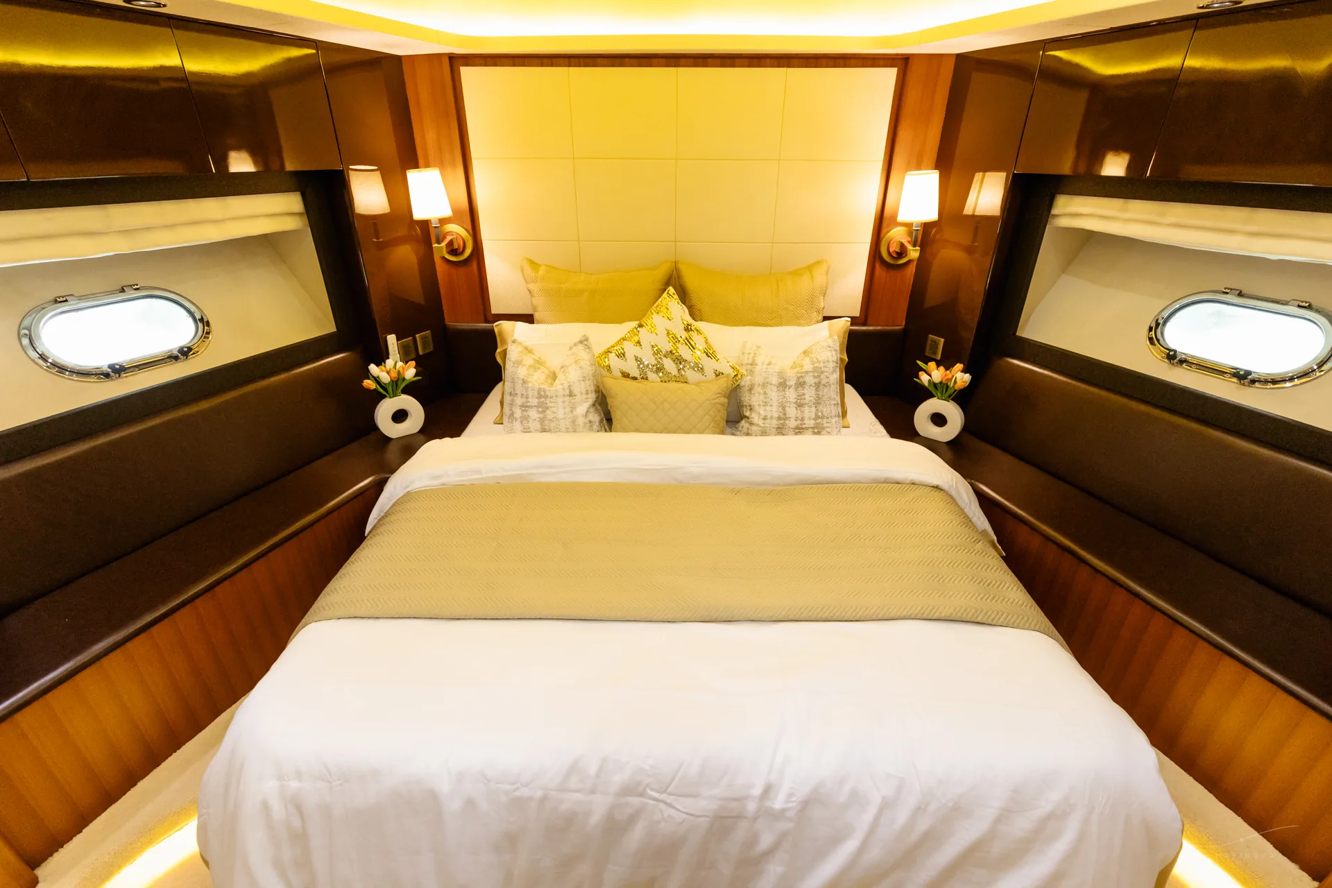 Fuego 96 master cabin with cherry-wood surround