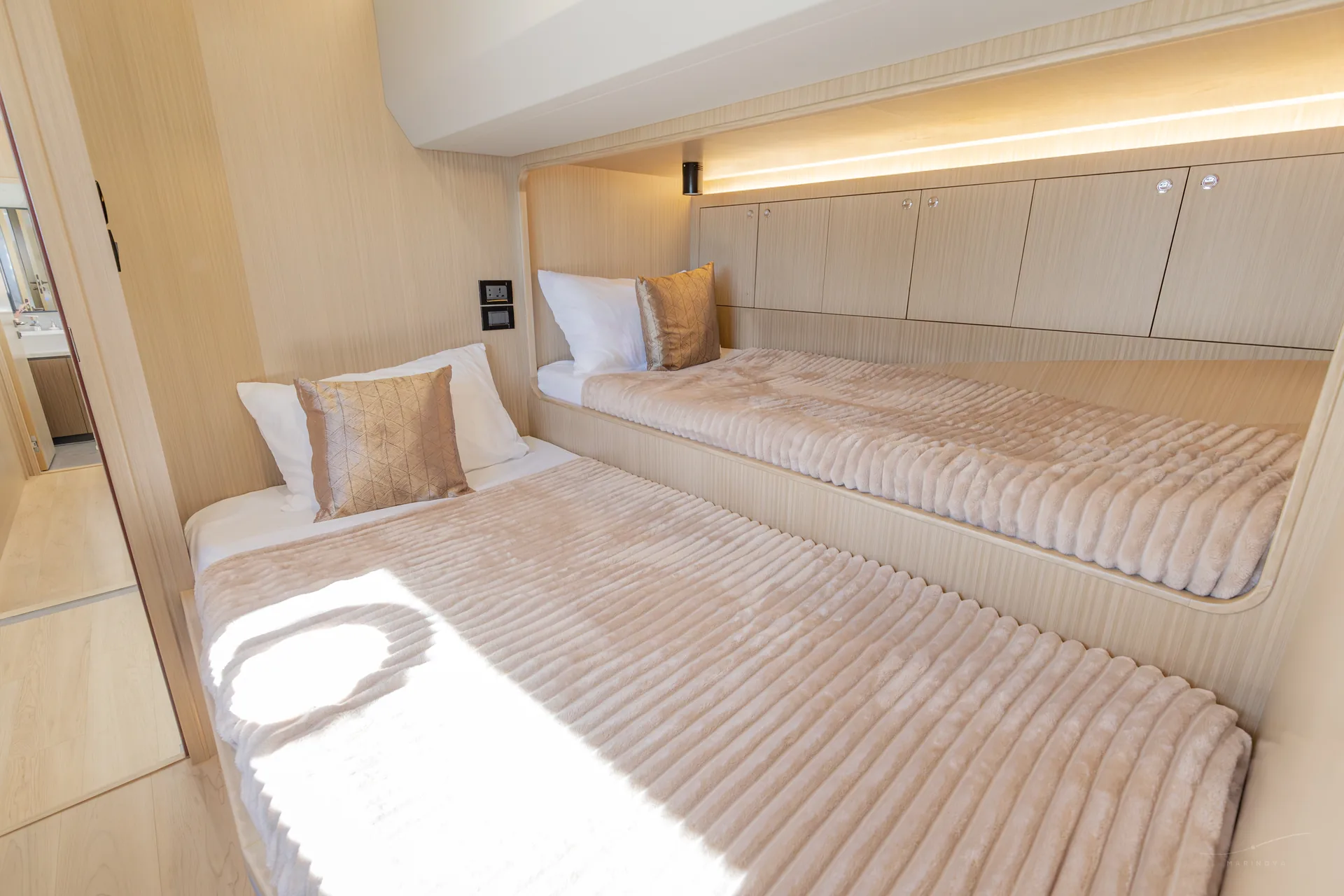 Isla 60 twin guest cabin
