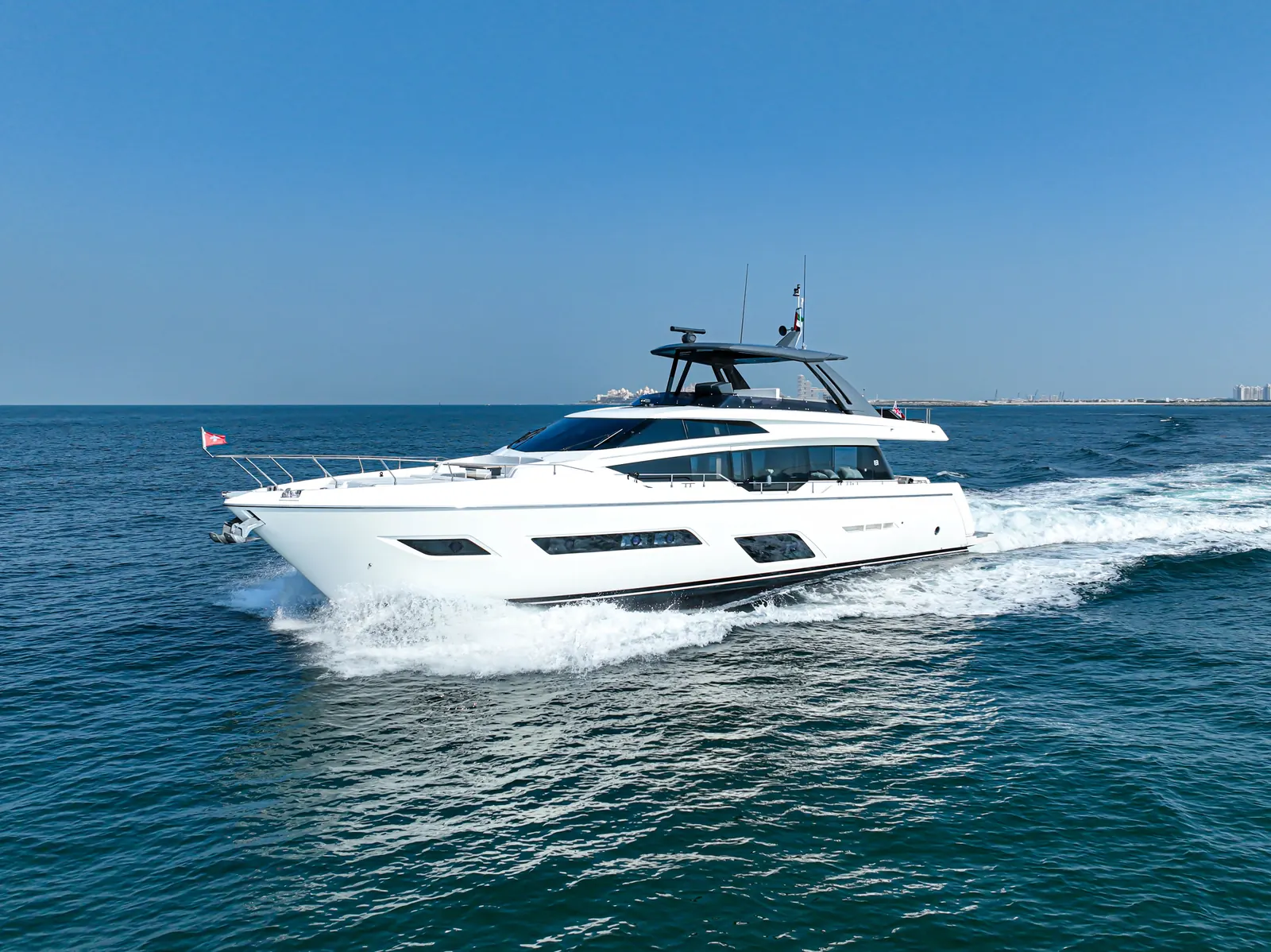 Bella 78 cruising profile on Dubai water