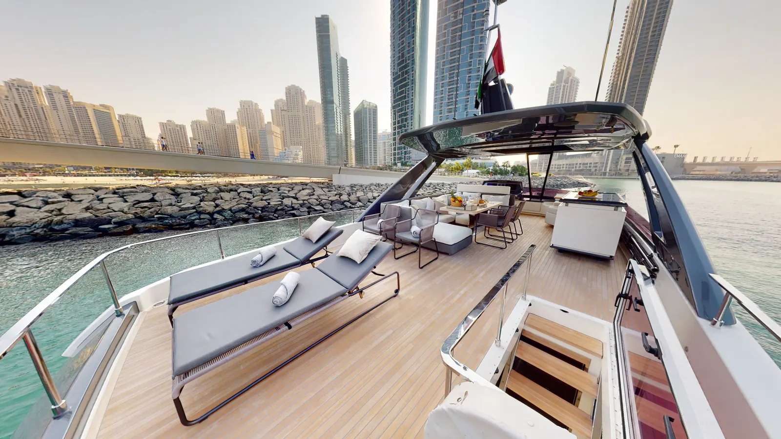 Bella 78 bow sundeck