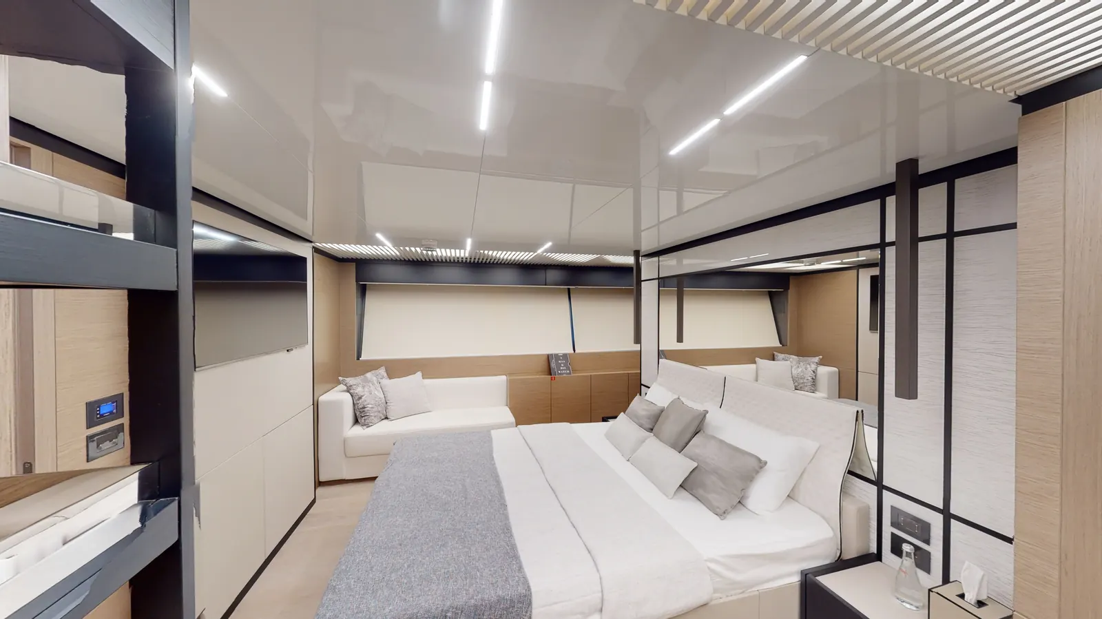 Bella 78 master cabin