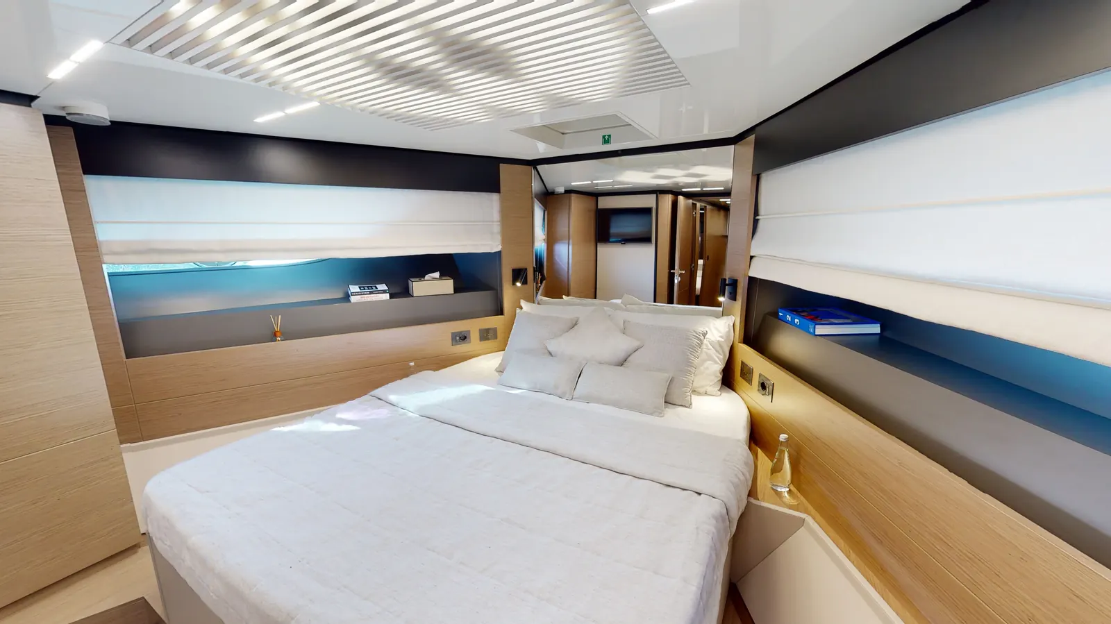 Bella 78 VIP cabin