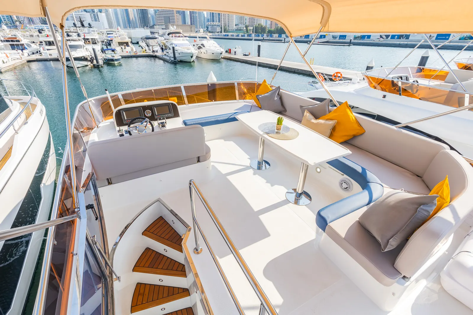 Classic 52 flybridge aft seating