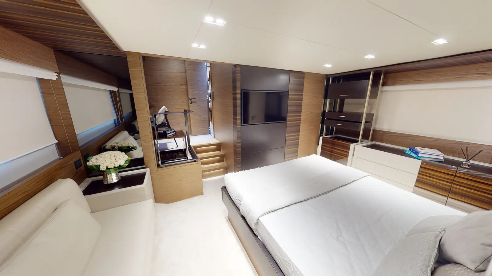 Ferretti 67 master cabin