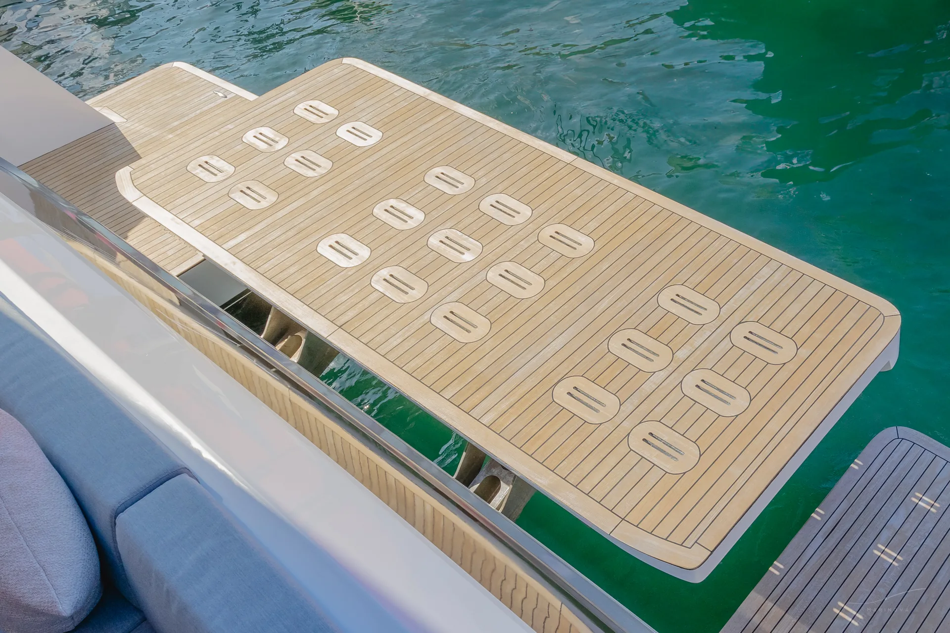 Isla 60 hydraulic teak swim platform
