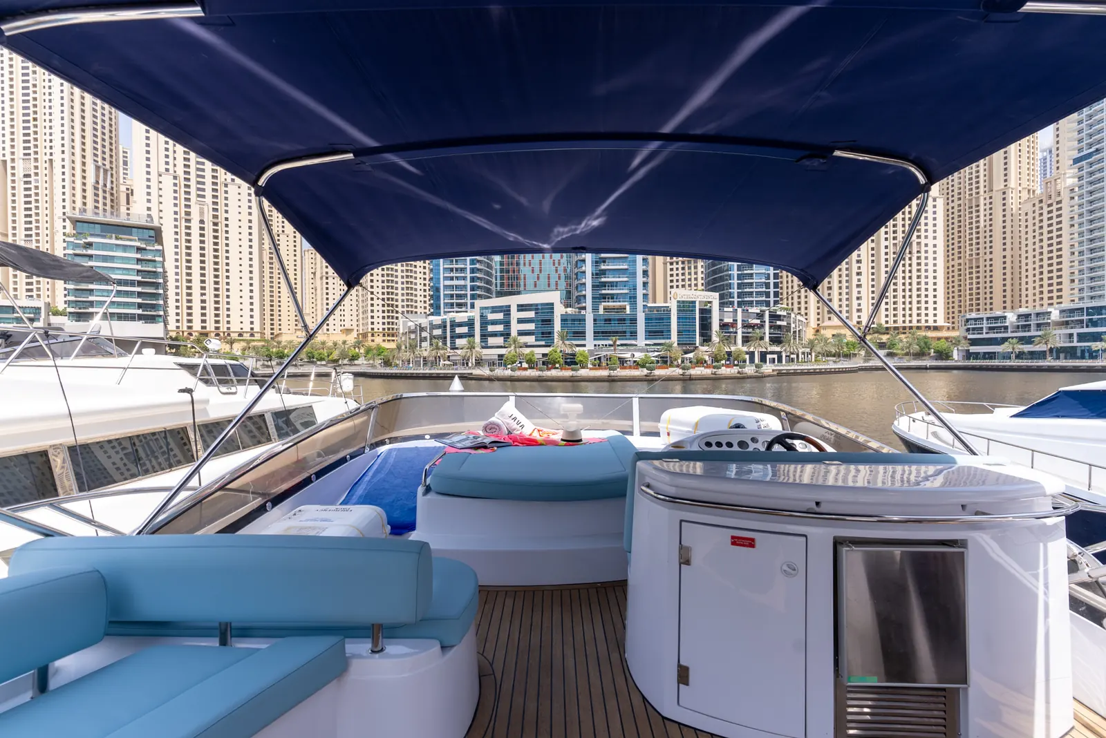 Java 64 flybridge lounge