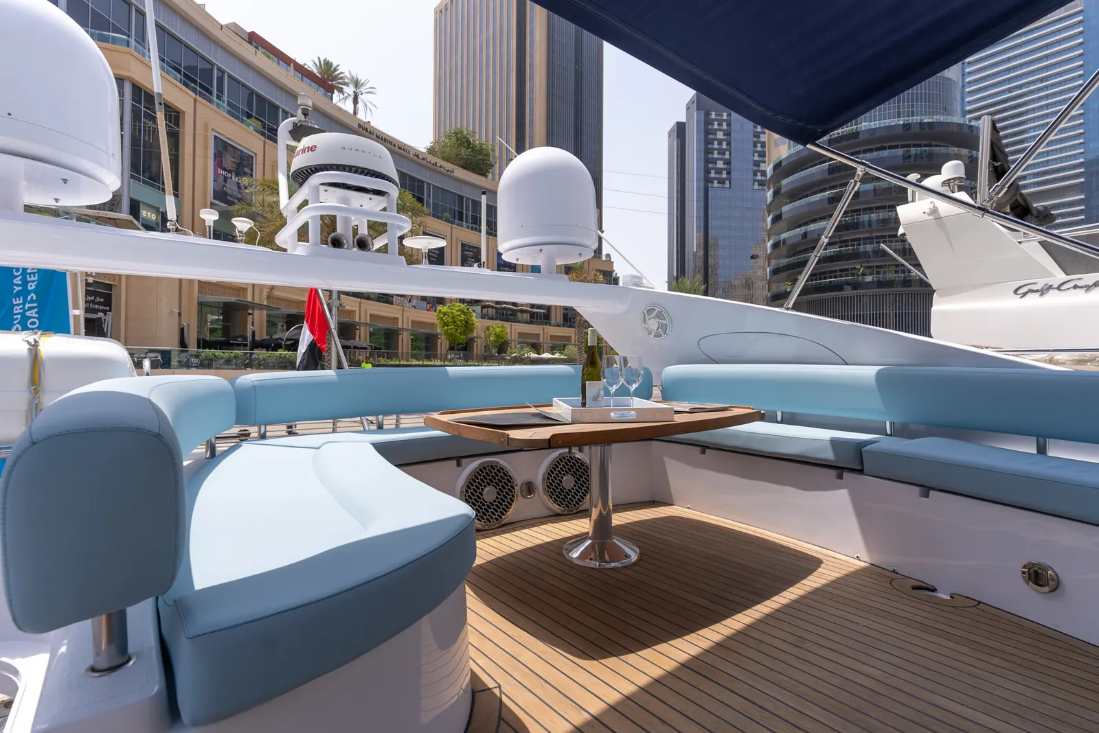 Java 64 flybridge aft dining