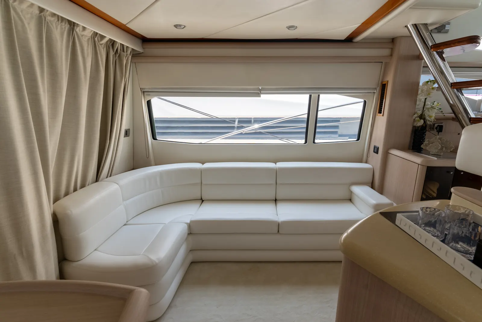 Java 64 saloon lounge