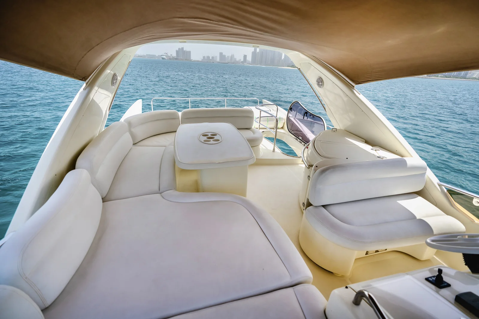 Lucky Star 62 flybridge