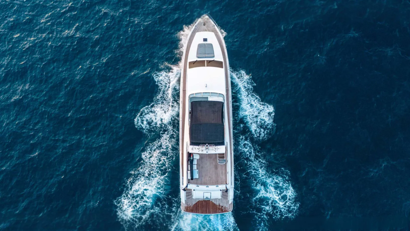 Majesty 77 yacht from directly overhead with the bow pointing forward.