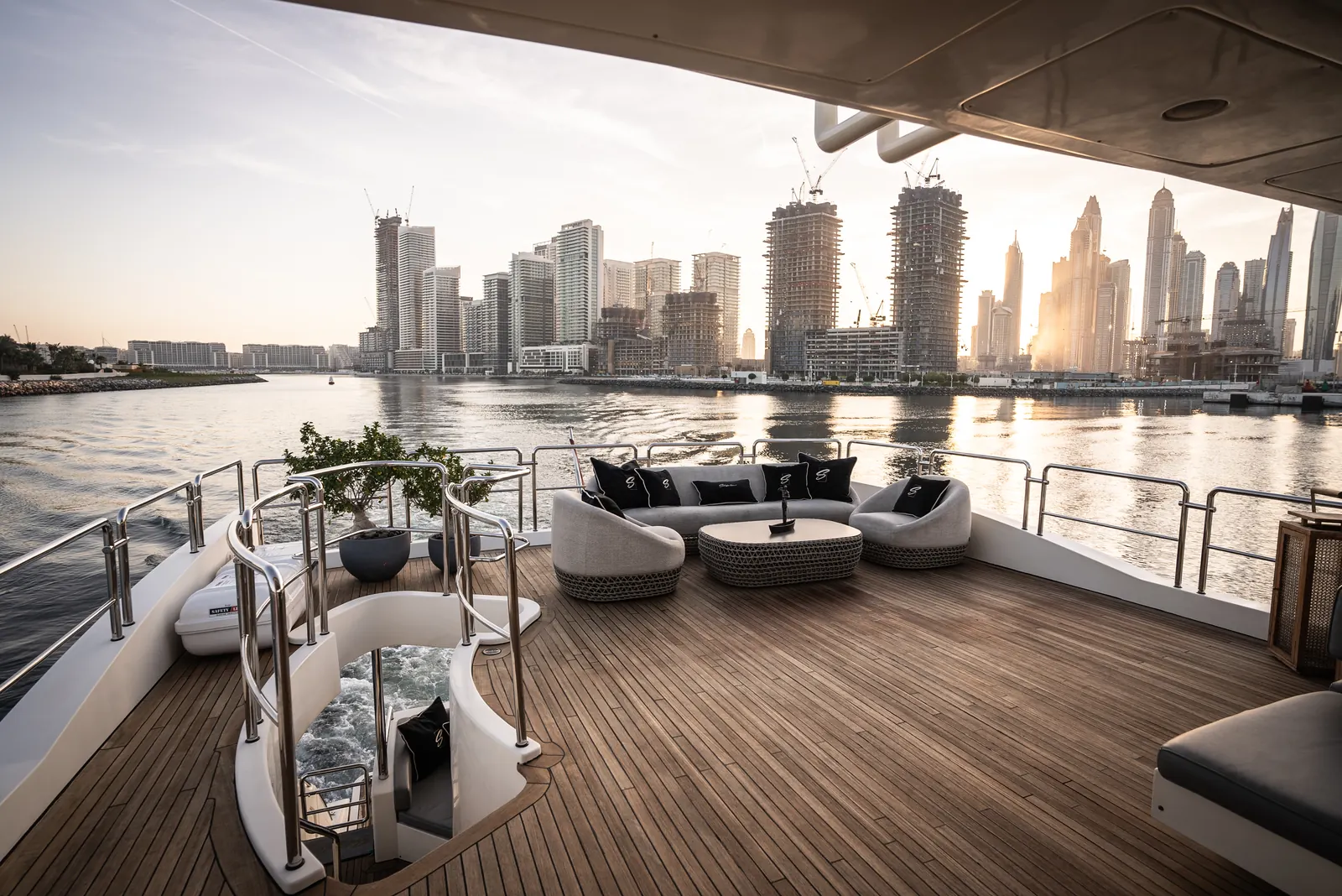 Platinum 88 aft deck