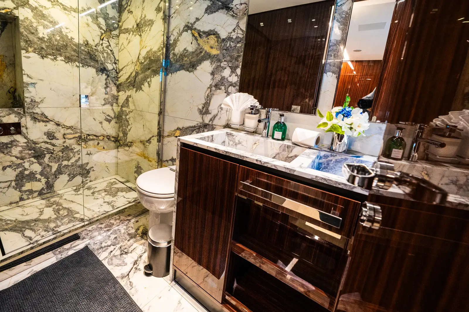 Riva 82 marble en-suite bathroom