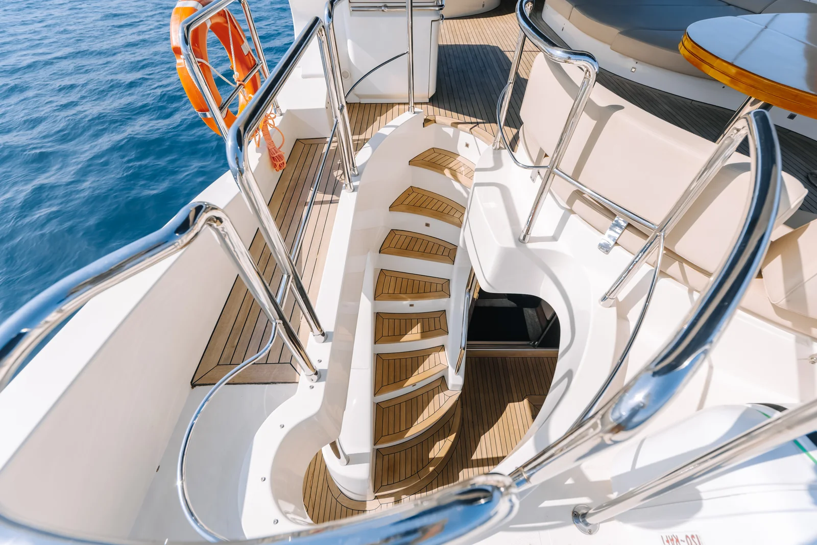 Viktoria 75 swim platform