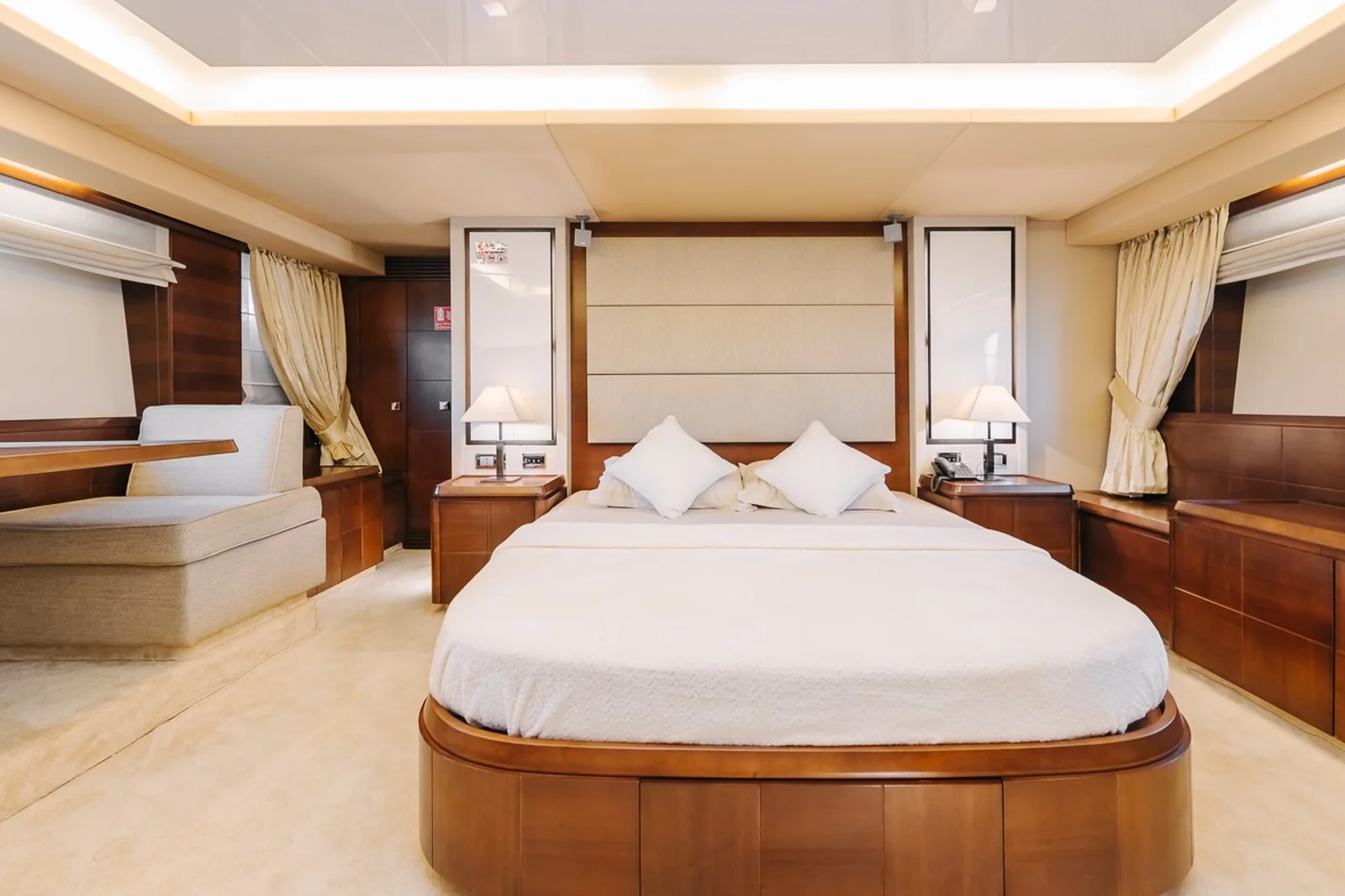 Viktoria 75 master cabin
