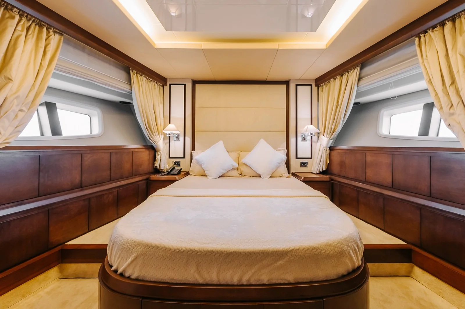 Viktoria 75 VIP cabin