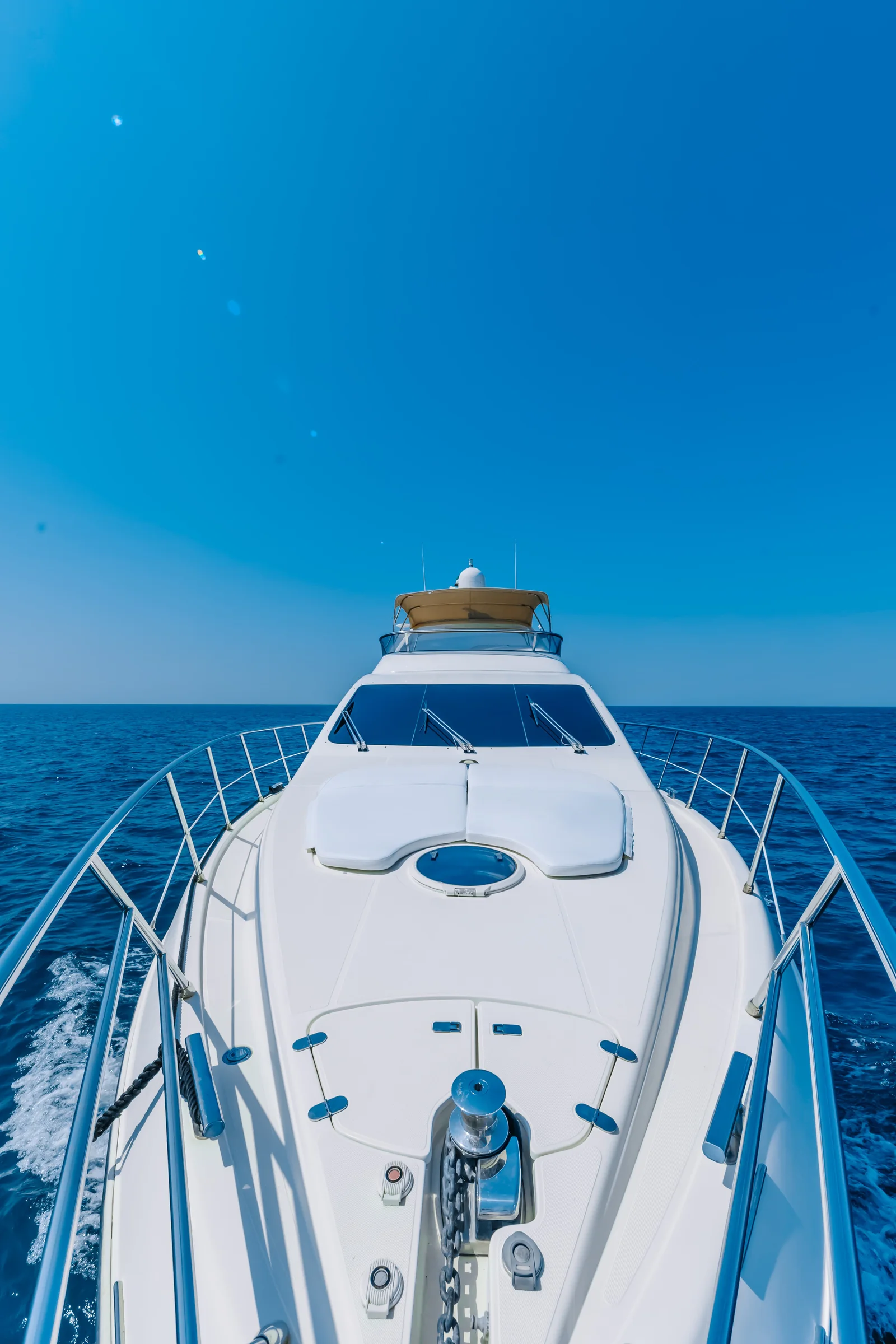 White Pearl 55 bow and foredeck from above